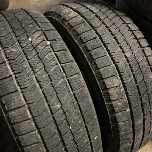Bridgestone Blizzak VRX2 215/65R16 98Q